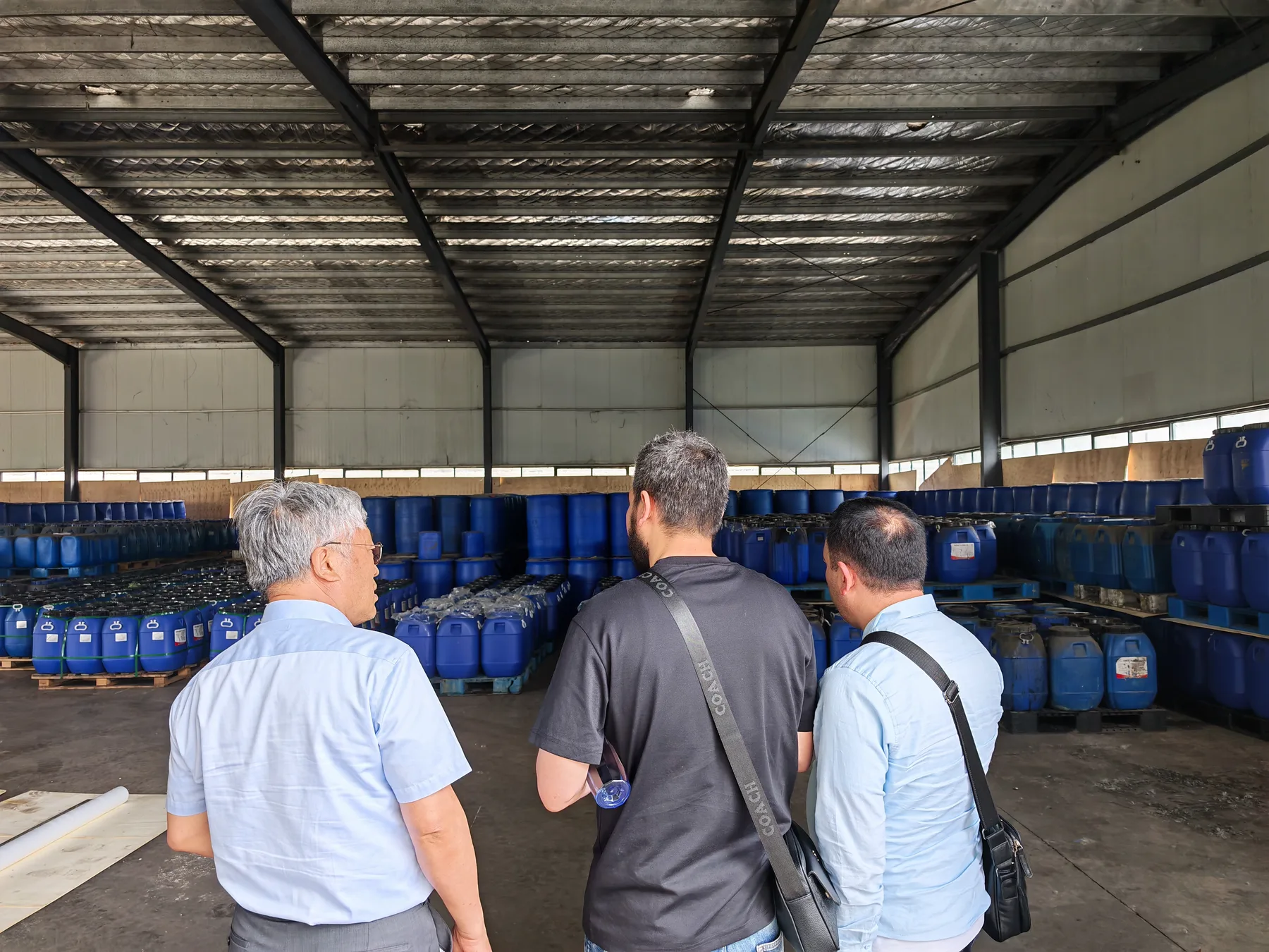 Korsal Invest representatives visiting Longxiang warehouse