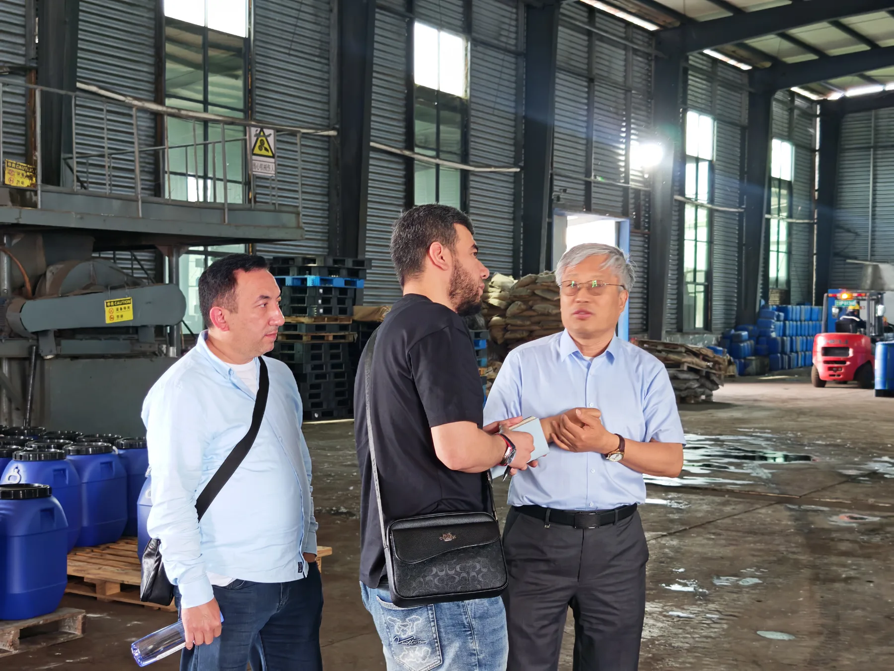 Korsal Invest representatives visiting Longxiang production workshop