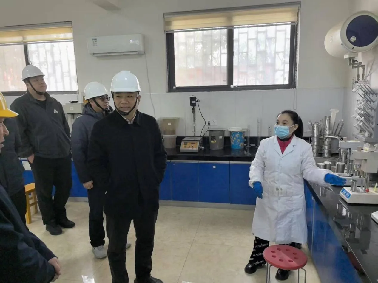 华北局考察组参观河南龙翔实验室